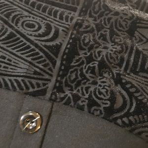 Dulcie burnout swirl pattern beautiful button back Size M